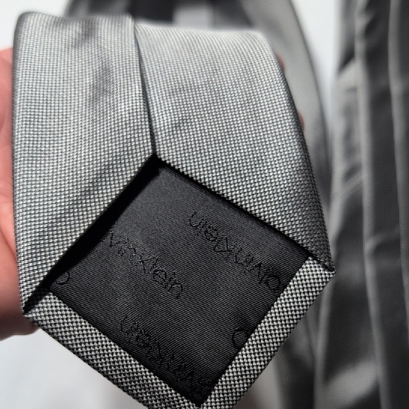 Calvin Klein Classic Gray Textured Tie - Picture 3 of 4